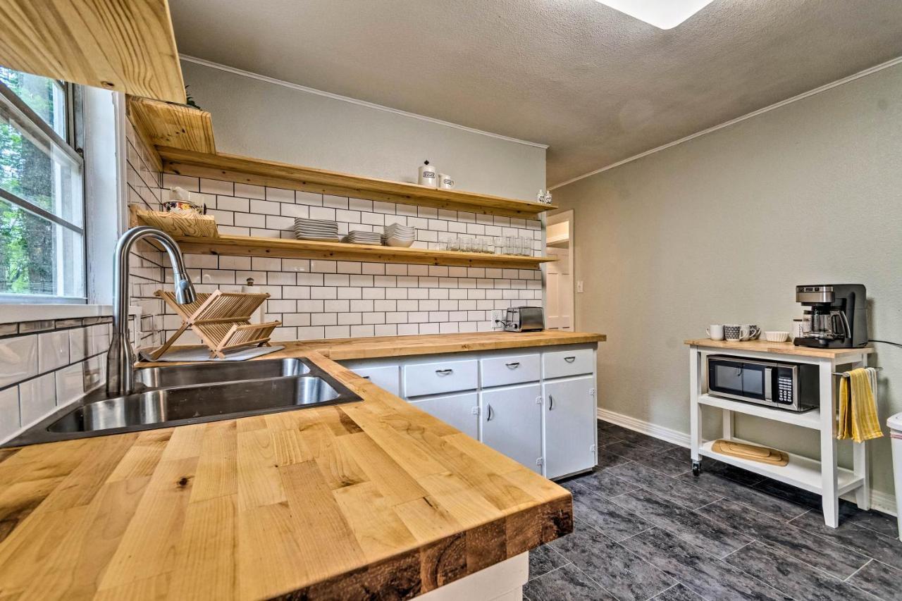 Centrally Located Hot Springs Home With Deck! Ngoại thất bức ảnh